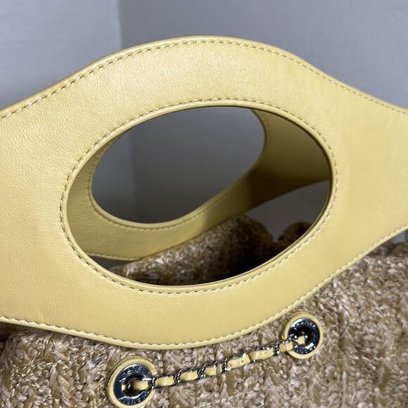 💯Authentic Chanel  PVC Yellow Leather Raffia Shopping Tote🍀 - Picture 7 of 17